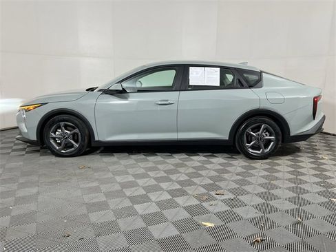 Used 2025 Kia K4 LXS image 5