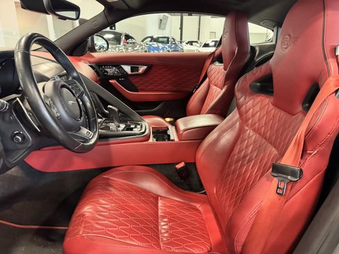 Used 2017 Jaguar F-TYPE SVR image 9