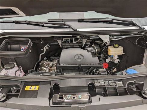 Used 2025 Mercedes-Benz Sprinter 2500 image 17