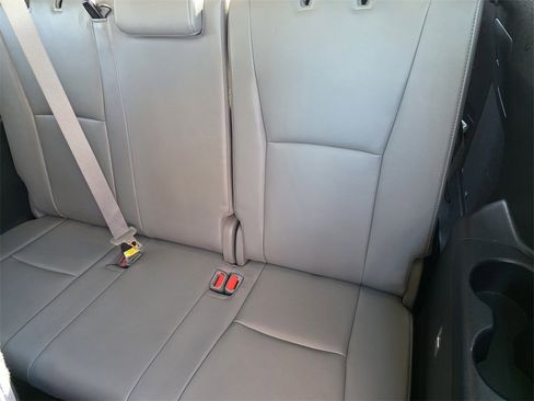 Used 2021 Toyota Highlander Limited image 22