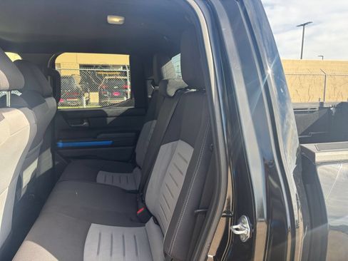 Used 2025 Toyota Tacoma TRD Off-Road AWD/4WD image 35