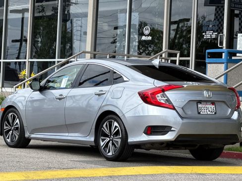 Certified 2018 Honda Civic EX-T image 6
