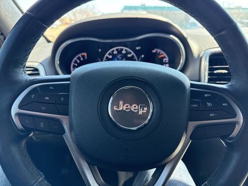 Used 2018 Jeep Grand Cherokee Altitude image 9