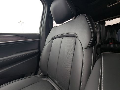 New 2026 Jeep Grand Cherokee L Limited AWD/4WD image 13