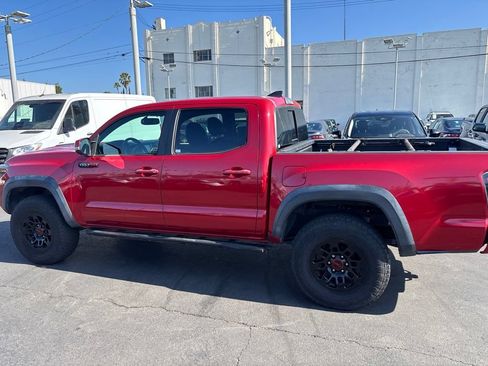 Used 2017 Toyota Tacoma TRD Pro AWD/4WD image 8