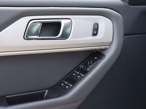 New 2026 Ford Explorer Active AWD/4WD image 23
