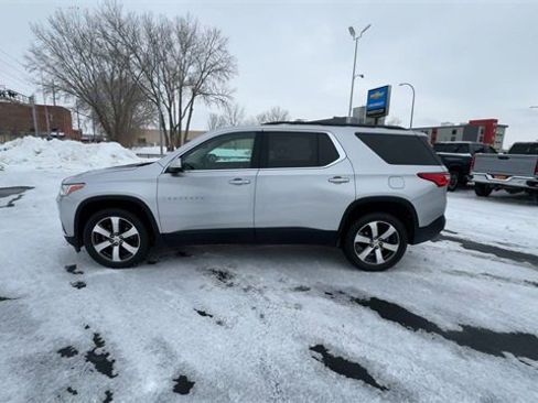 Used 2020 Chevrolet Traverse LT w/ LT Premium Package image 5