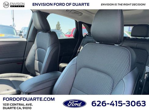 New 2025 Ford Escape SE image 20