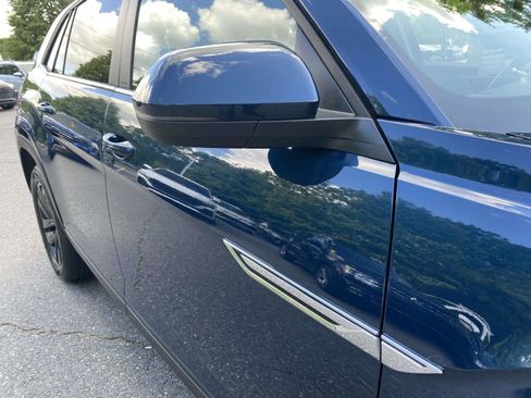 Certified 2023 Volkswagen Atlas Cross Sport SE w/ Panoramic Sunroof Package AWD/4WD image 32