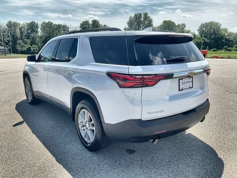 Used 2022 Chevrolet Traverse LT FWD image 16