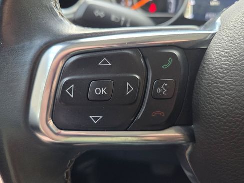 Used 2019 Jeep Wrangler Unlimited Sahara AWD/4WD image 27