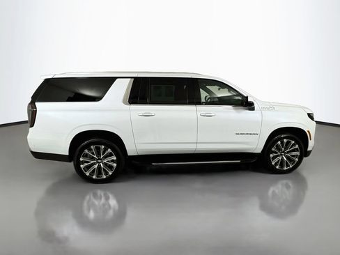 Used 2026 Chevrolet Suburban High Country w/ Sun And Tow Package AWD/4WD image 8