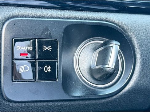 Used 2020 Porsche Cayenne image 22