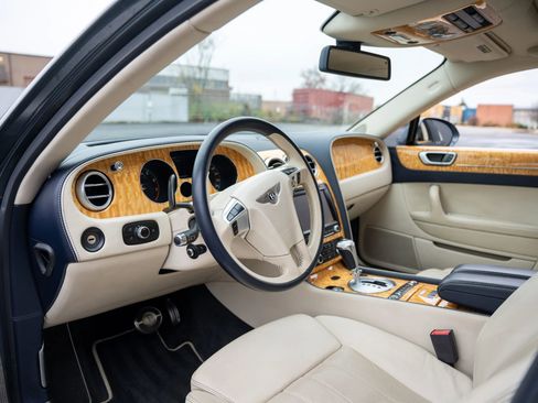 Used 2013 Bentley Flying Spur Flying Spur image 2