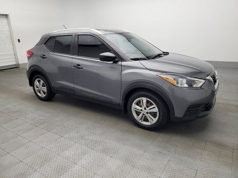 Used 2018 Nissan Kicks S image 11