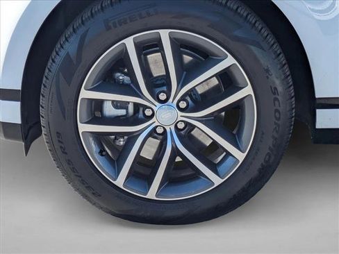 Used 2025 Land Rover Range Rover Evoque Dynamic SE image 26