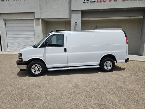 Used 2024 Chevrolet Express 2500 w/ Driver Convenience Package RWD image 2