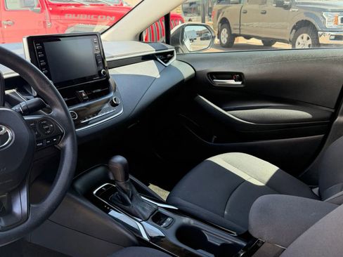 Used 2021 Toyota Corolla LE image 11