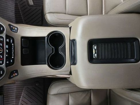 Used 2016 GMC Yukon XL SLT w/ Premium Edition image 34