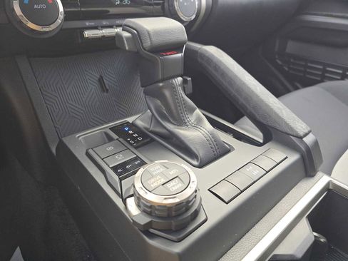 Used 2025 Toyota Tacoma TRD Off-Road image 30
