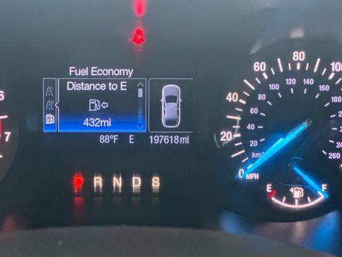 Used 2014 Ford Fusion SE FWD image 26