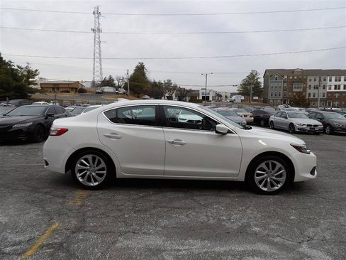 Used 2018 Acura ILX image 8