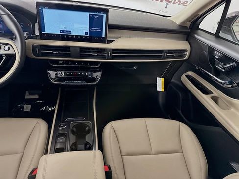 New 2026 Lincoln Corsair Premiere FWD image 25