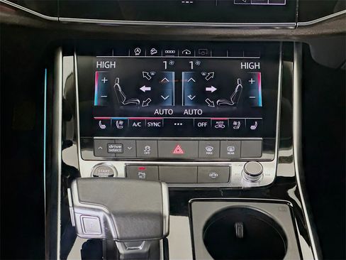 Used 2021 Audi Q8 Premium Plus w/ Premium Plus Package image 24