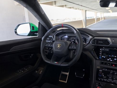 Used 2023 Lamborghini Urus Performante AWD/4WD image 33