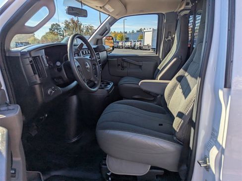 Used 2024 GMC Savana 2500 w/ Driver Convenience Package image 11