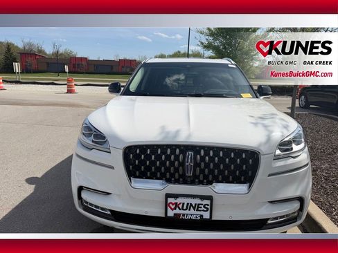Used 2022 Lincoln Aviator Grand Touring w/ Equipment Group 301A AWD/4WD image 3