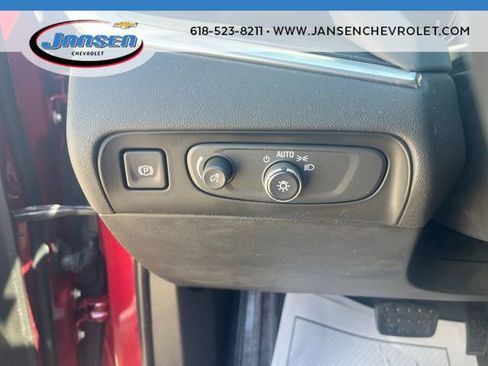 Used 2020 Buick Enclave Essence FWD image 17
