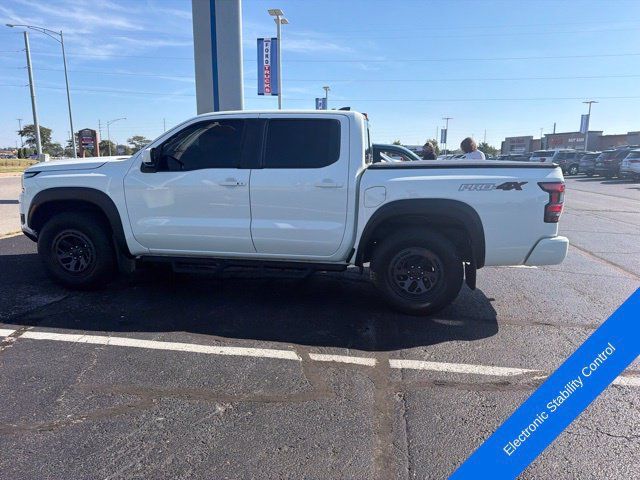 Used 2025 Nissan Frontier PRO-4X AWD/4WD image 9