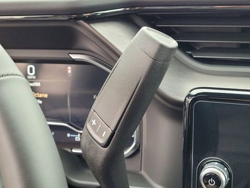 Used 2025 GMC Sierra 2500 AT4 image 23