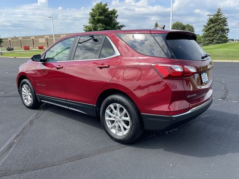 Used 2021 Chevrolet Equinox LT AWD/4WD image 3