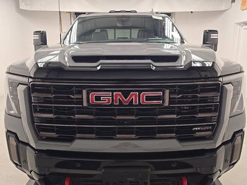 Used 2024 GMC Sierra 2500 AT4X AWD/4WD image 12
