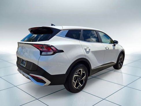 Used 2025 Kia Sportage LX FWD image 5