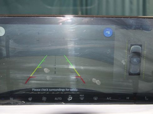 Used 2025 Ford Escape Platinum w/ Premium Technology Package image 13