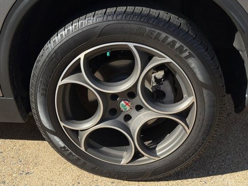 Used 2018 Alfa Romeo Stelvio AWD image 37