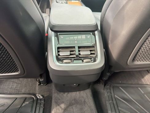 Used 2022 Volvo XC90 T6 Momentum w/ Climate Package image 17