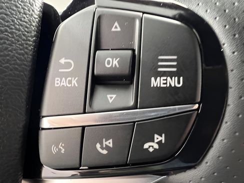 Used 2025 Ford Explorer ST-Line w/ Premium Package image 15