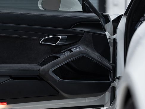 Used 2016 Porsche 911 GT3 image 24