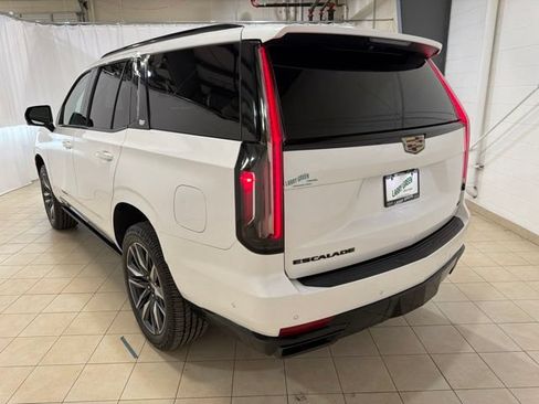 Used 2021 Cadillac Escalade Sport Platinum w/ Heavy-Duty Trailer Package AWD/4WD image 4