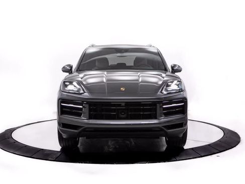 Certified 2026 Porsche Cayenne AWD/4WD image 10
