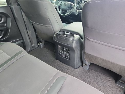 Used 2023 Nissan Titan SV w/ SV Convenience Package AWD/4WD image 11