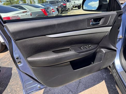 Used 2010 Subaru Outback 2.5i AWD/4WD image 12