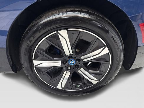 Used 2024 BMW iX xDrive50 w/ Sport Package AWD/4WD image 83