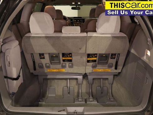 Used 2011 Toyota Sienna LE image 22