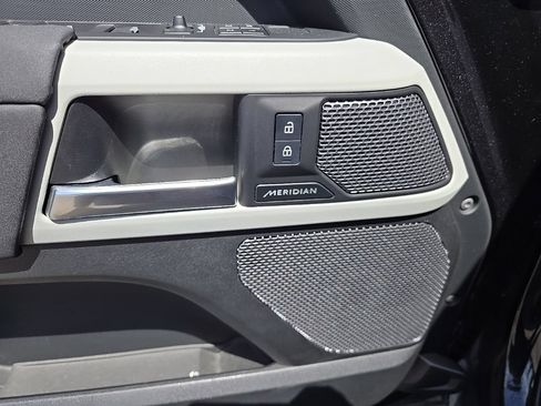 Used 2023 Land Rover Defender 110 S AWD/4WD image 19