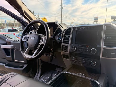 Used 2018 Ford F250 Lariat w/ Chrome Package image 36